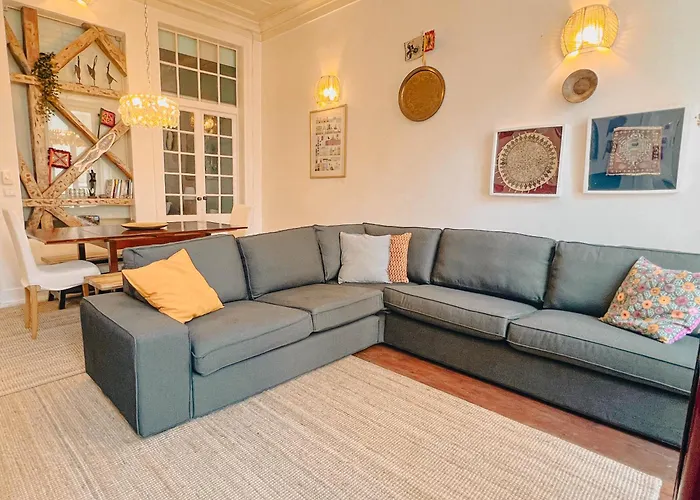 Santos Charming - In Tradional *