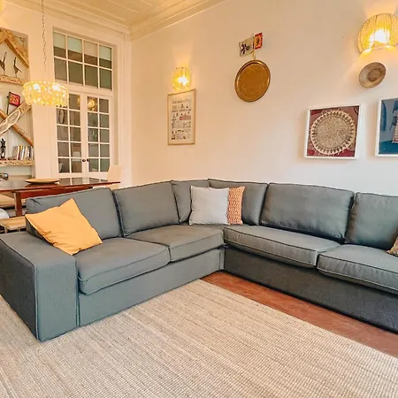 Santos Charming - In Tradional *