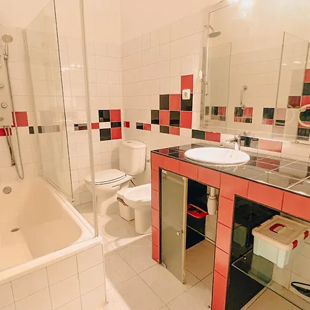 Santos Charming - In Tradional Lisbona